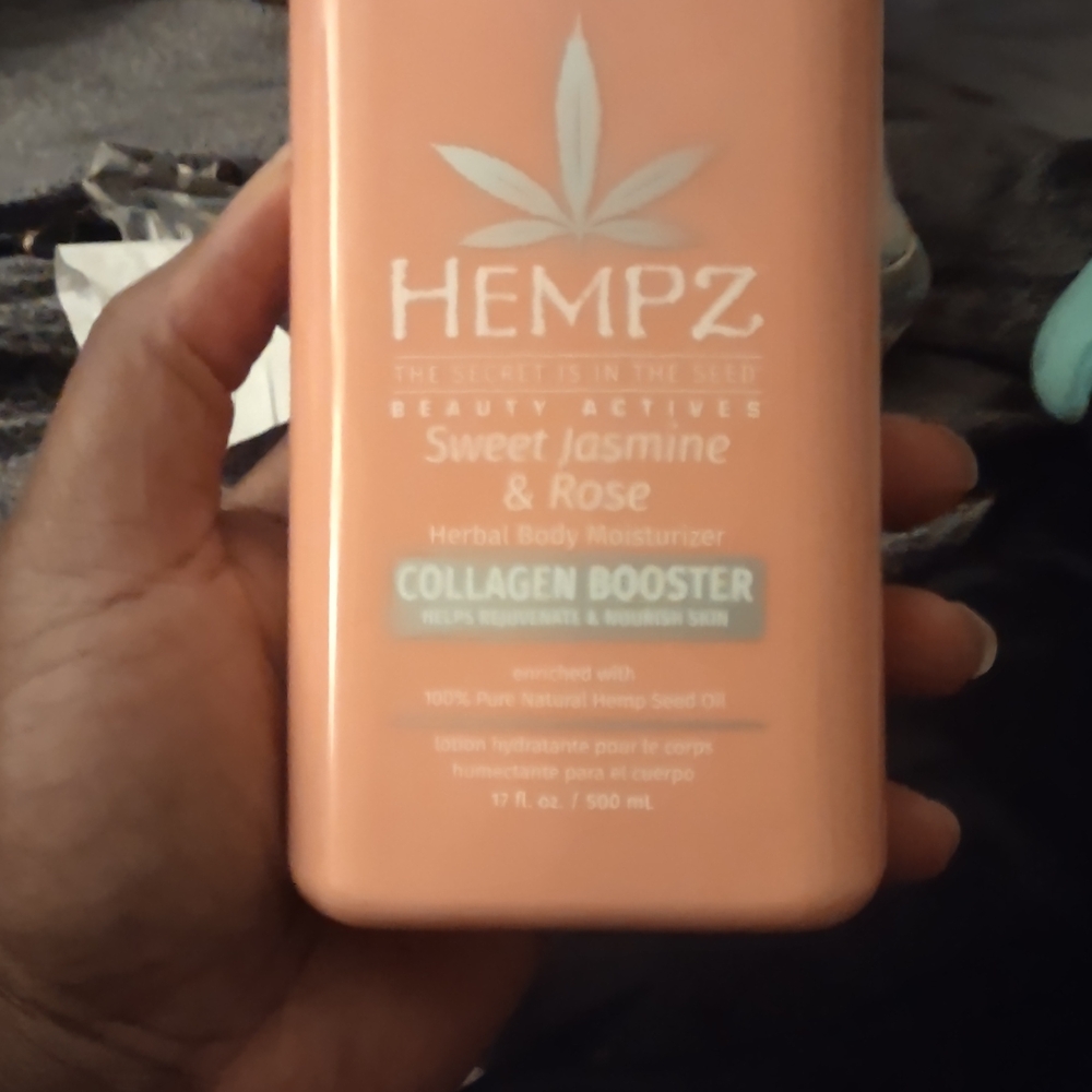 Hempz Sweet Jasmine & Rose Herbal Moisturizer